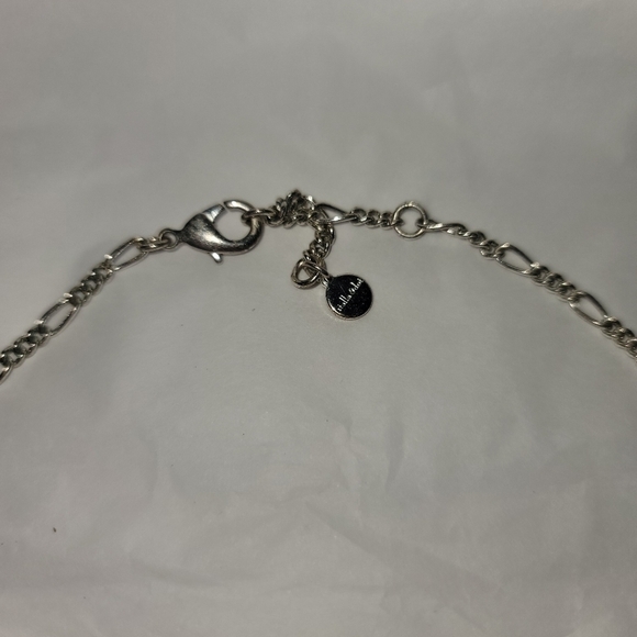 Stella & Dot Silver Geneve Floral Lace Pendant Necklace 18" - Picture 4 of 6